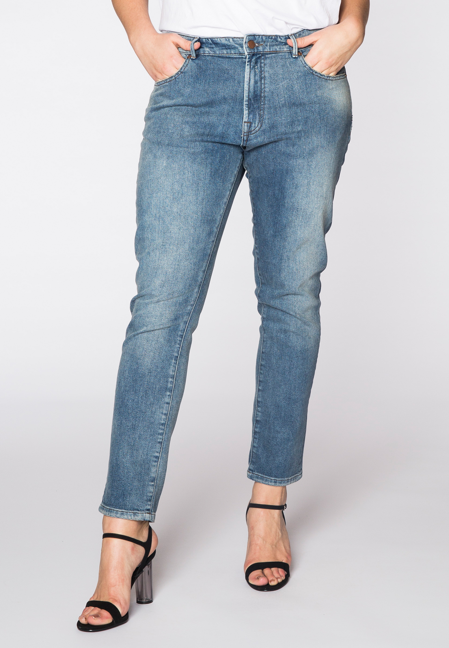 32 inch jeans in us size